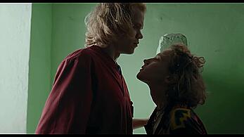 Actress - Mariya Lukyanova: Movie - Osobennosti natsionalnoy bolnitsy